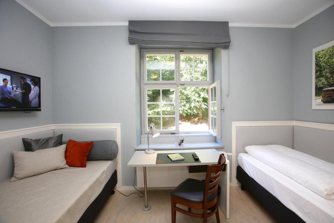 Jugendstilhotel Trifels อันไวเลอร์ อัม ทริเฟลส์ ภายนอก รูปภาพ